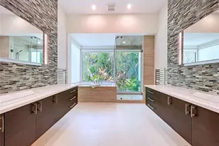 1347 Harbor Dr, Sarasota, FL 34239 - Photo 45