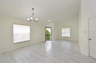 6442 Barberry Ct, Lakewood Ranch, FL 34202 - Photo 9