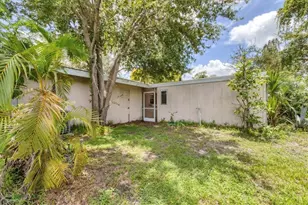 2104 S Tuttle Ave, Sarasota, FL 34239 - Photo 25