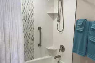 631 Alhambra Rd, Venice, FL 34285 - Photo 9