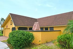 1820 El Rancho Dr, Sun City Center, FL 33573 - Photo 11