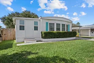 404 49th Ave Dr W, Bradenton, FL 34207 - Photo 3