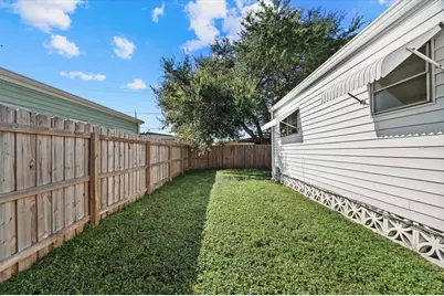 404 49th Avenue Drive W, Bradenton, FL 34207 - Photo 25