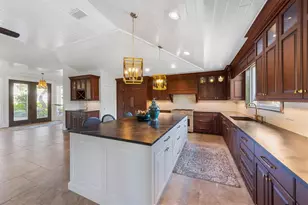 513 Bayview Pl, Anna Maria, FL 34216 - Photo 15