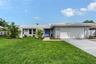 2852 Captiva Dr, Sarasota, FL 34231 - Photo 1