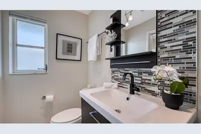 2852 Captiva Drive, Sarasota, FL 34231 - Photo 19