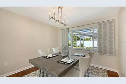 2852 Captiva Drive, Sarasota, FL 34231 - Photo 7