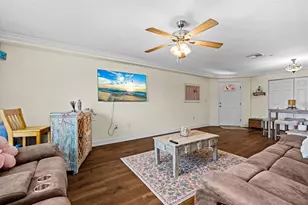 375 Bobby Jones Rd, Sarasota, FL 34232 - Photo 9