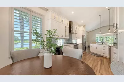 6505 Oakland Hills Drive, Lakewood Ranch, FL 34202 - Photo 9