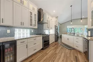 6505 Oakland Hills Dr, Lakewood Ranch, FL 34202 - Photo 11