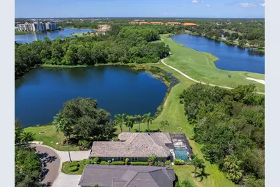 6505 Oakland Hills Drive, Lakewood Ranch, FL 34202 - Photo 3