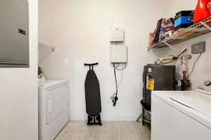 8387 38th St Cir E, Sarasota, FL 34243 - Photo 17