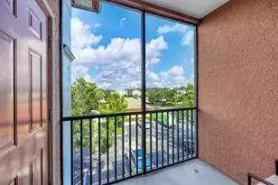 8387 38th St Cir E, Sarasota, FL 34243 - Photo 7