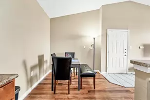 8387 38th St Cir E, Sarasota, FL 34243 - Photo 13