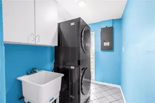 156 Siesta Dr, Sarasota, FL 34242 - Photo 9