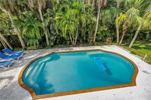 156 Siesta Dr, Sarasota, FL 34242 - Photo 57