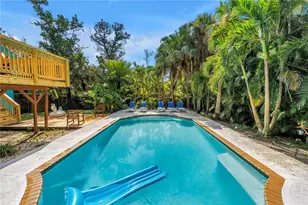 156 Siesta Dr, Sarasota, FL 34242 - Photo 61