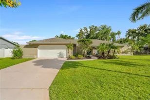 4207 Charing Cross Rd, Sarasota, FL 34241 - Photo 3