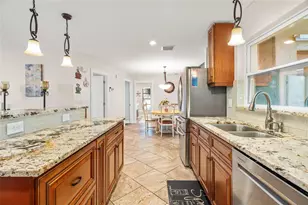 4207 Charing Cross Rd, Sarasota, FL 34241 - Photo 13