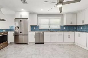 4218 Pompano Ln, Palmetto, FL 34221 - Photo 13