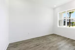 17715 Palmiste Dr, Bradenton, FL 34202 - Photo 9