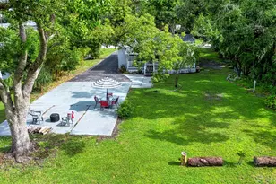 1517 5th St W, Palmetto, FL 34221 - Photo 7