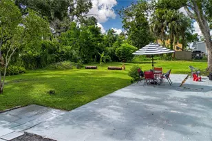 1517 5th St W, Palmetto, FL 34221 - Photo 7