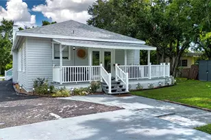 1517 5th St W, Palmetto, FL 34221 - Photo 1