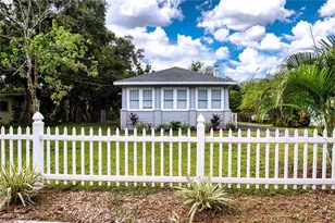 1517 5th St W, Palmetto, FL 34221 - Photo 1