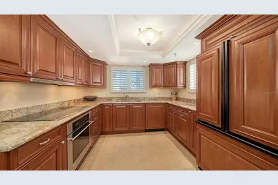 1445 Gulf Of Mexico Drive #404, Longboat Key, FL 34228 - Photo 27