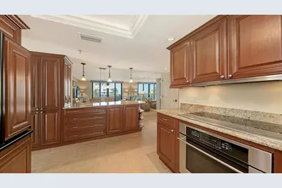 1445 Gulf Of Mexico Drive #404, Longboat Key, FL 34228 - Photo 29