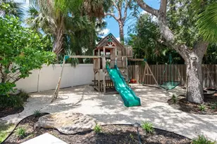 1760 Arlington St, Sarasota, FL 34239 - Photo 33