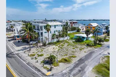 1207 Gulf Drive S, Bradenton Beach, FL 34217 - Photo 5