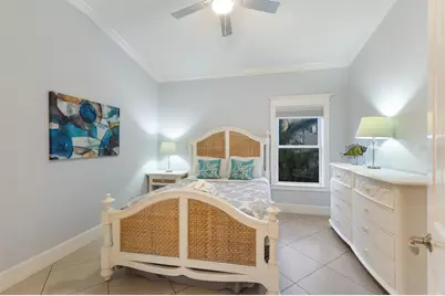 105 4th Street S, Bradenton Beach, FL 34217 - Photo 9