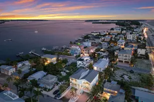 105 4th St S, Bradenton Beach, FL 34217 - Photo 23