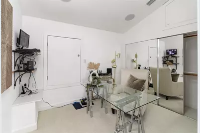 709 Key Royale Drive, Holmes Beach, FL 34217 - Photo 23