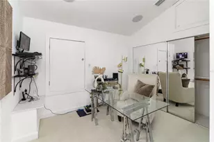 709 Key Royale Dr, Holmes Beach, FL 34217 - Photo 23