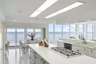 709 Key Royale Dr, Holmes Beach, FL 34217 - Photo 19