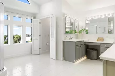 709 Key Royale Drive, Holmes Beach, FL 34217 - Photo 67