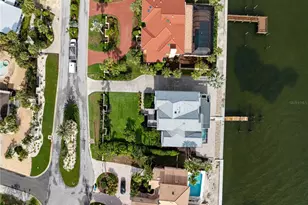 709 Key Royale Dr, Holmes Beach, FL 34217 - Photo 7