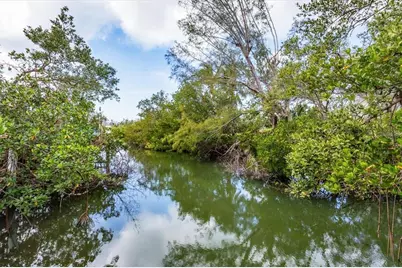 4114 Roberts Point Circle, Sarasota, FL 34242 - Photo 21