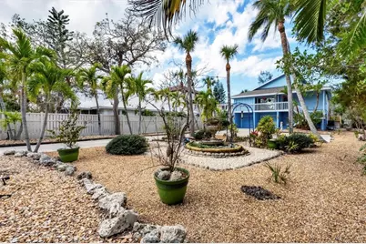 4114 Roberts Point Circle, Sarasota, FL 34242 - Photo 3