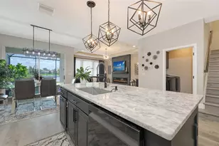 2821 Oriole Dr, Sarasota, FL 34243 - Photo 11