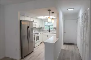 2765 Golf Course Dr, Sarasota, FL 34234 - Photo 7