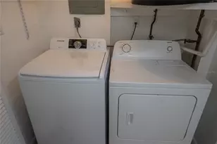 2765 Golf Course Dr, Sarasota, FL 34234 - Photo 21