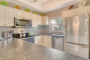 4235 Castlebridge Ln, Sarasota, FL 34238 - Photo 17