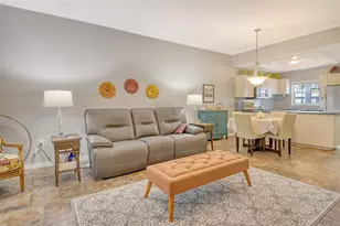 4235 Castlebridge Ln, Sarasota, FL 34238 - Photo 13