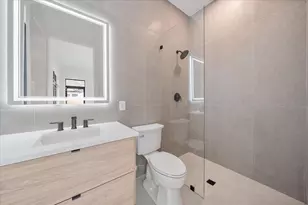 2441 Webber St, Sarasota, FL 34239 - Photo 27