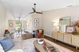 5471 Cynthia Ln, Sarasota, FL 34235 - Photo 3