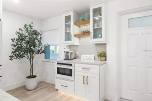 19 Whispering Sands Dr, Sarasota, FL 34242 - Photo 11